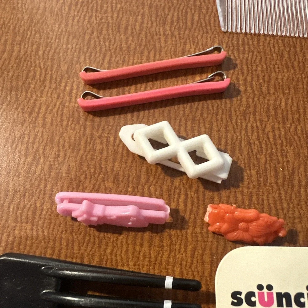 Vtg Hair Accessory Lot: Scunci Pongtailers, Combs Expressions, Barrettes